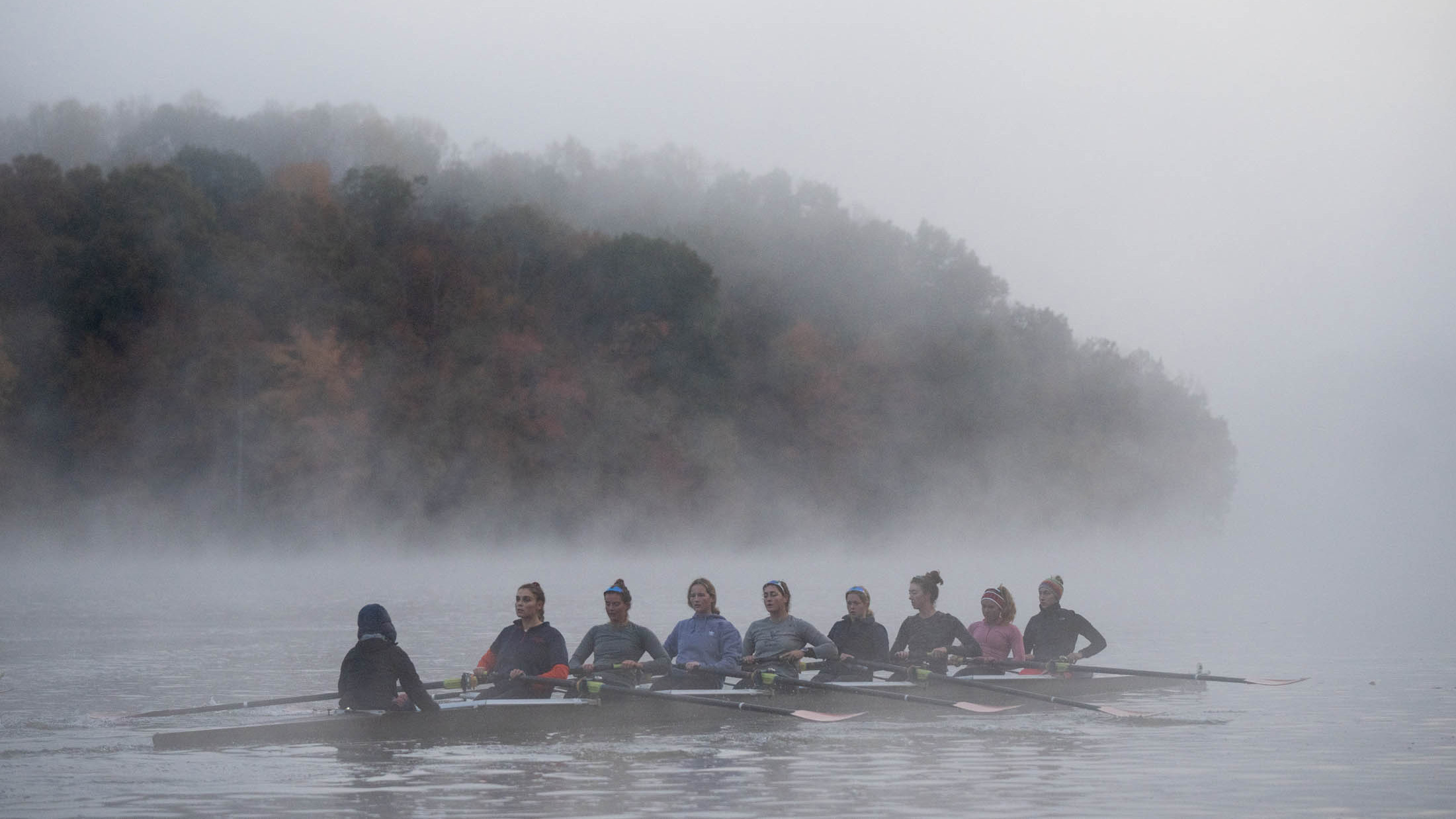 A rowing eight on Lake Jarun in morning mist